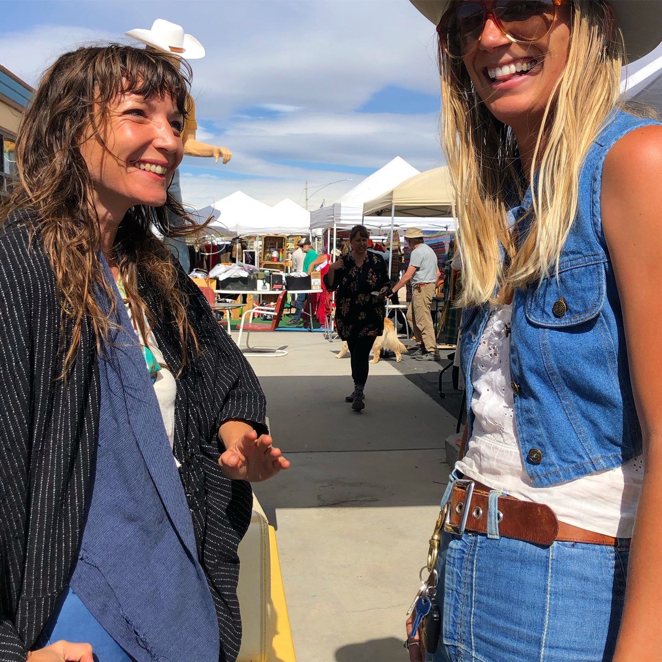 Shopping at the SIlverlake Flea in Joshua Tree